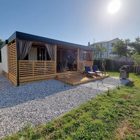 Mobilehome Elena Premium With Pool, Istria 班约勒 外观 照片