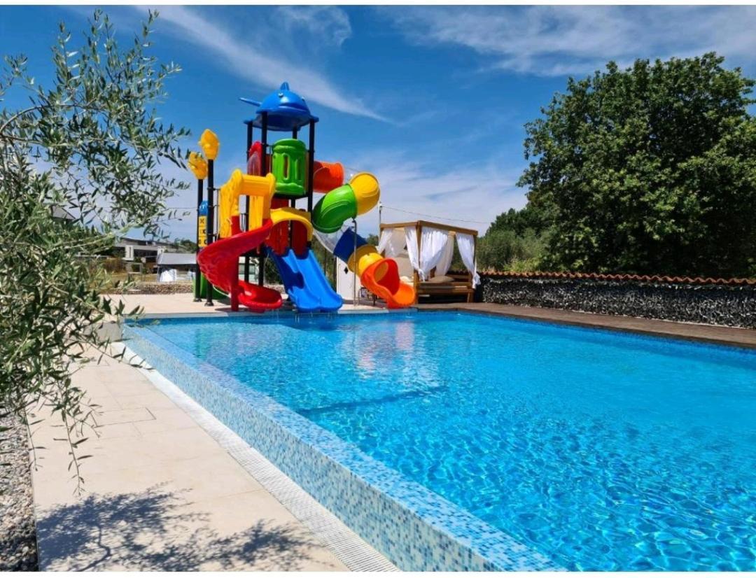 Mobilehome Elena Premium With Pool, Istria 班约勒 外观 照片