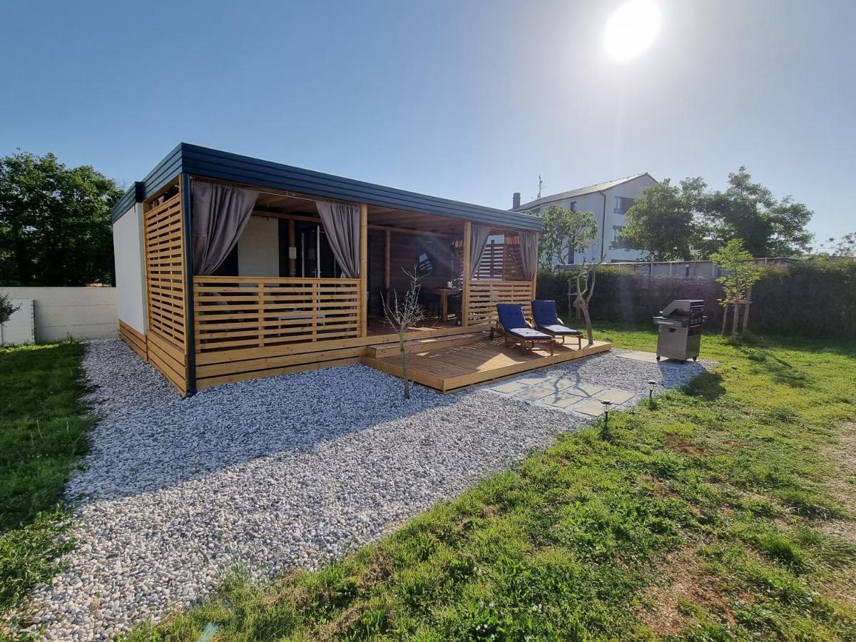 Mobilehome Elena Premium With Pool, Istria 班约勒 外观 照片