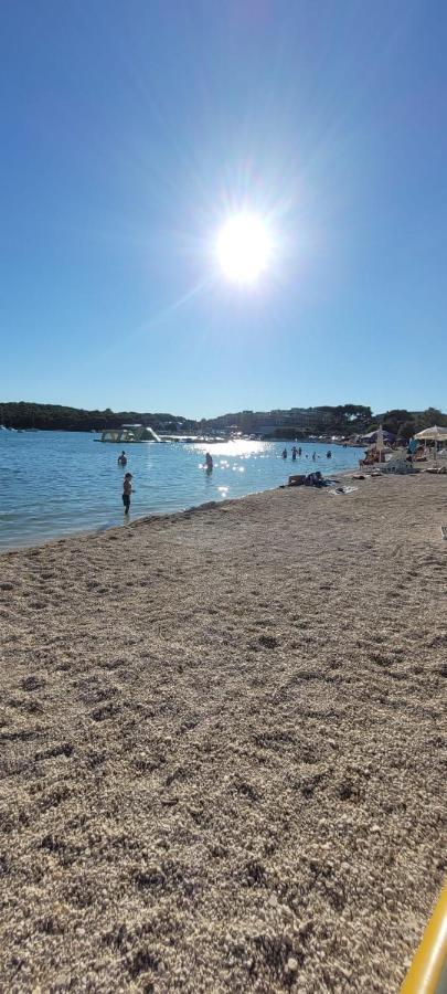 Mobilehome Elena Premium With Pool, Istria 班约勒 外观 照片
