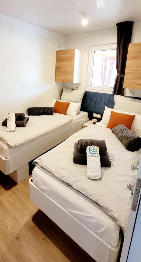 Mobilehome Elena Premium With Pool, Istria 班约勒 外观 照片