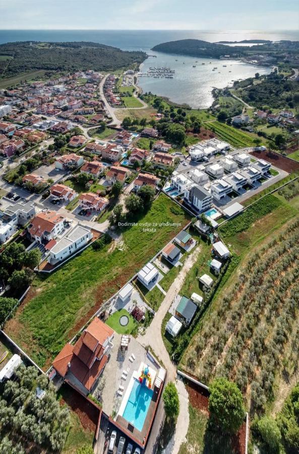 Mobilehome Elena Premium With Pool, Istria 班约勒 外观 照片